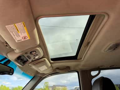 2002 CHEVROLET TAHOE view 26