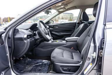 2020 NISSAN ALTIMA view 9