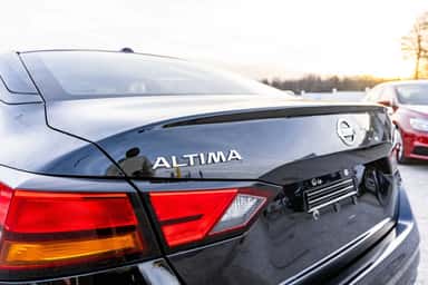 2019 NISSAN ALTIMA view 16