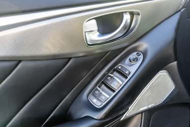 2017 INFINITI Q50 view 14