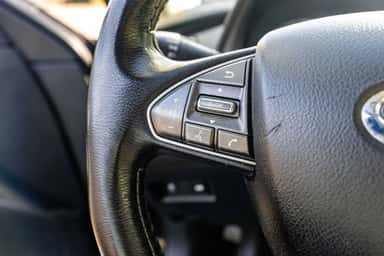 2017 INFINITI Q50 view 18