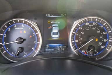 2017 INFINITI Q50 view 17