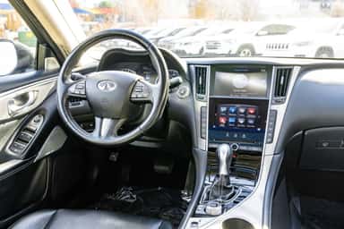 2017 INFINITI Q50 view 13