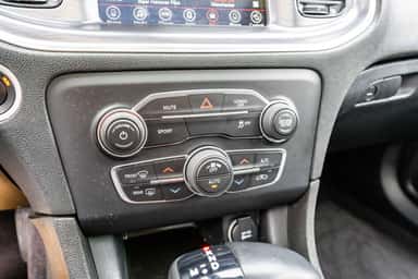 2017 DODGE CHARGER view 18