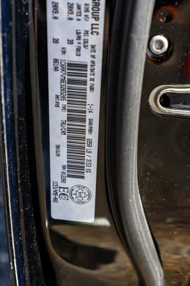 2014 RAM 1500 CREW CAB view 27