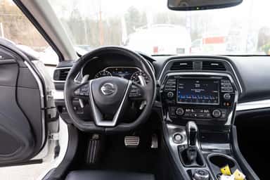 2017 NISSAN MAXIMA view 15