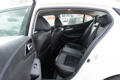 2017 NISSAN MAXIMA view 11