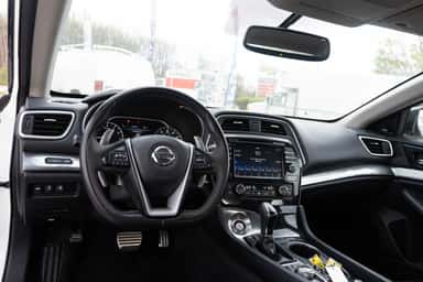 2017 NISSAN MAXIMA view 16