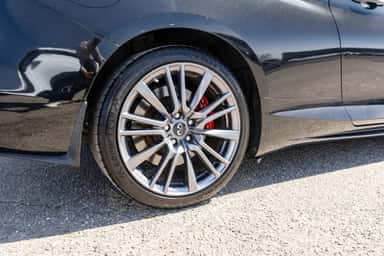 2017 INFINITI Q60 view 15