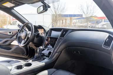 2017 INFINITI Q60 view 14