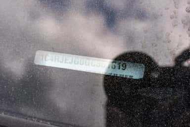 2016 JEEP GRAND CHEROKEE view 32