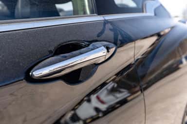 2017 INFINITI Q60 view 19