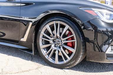 2017 INFINITI Q60 view 16