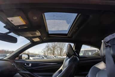 2017 INFINITI Q60 view 21