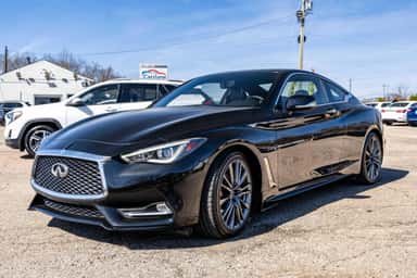 2017 INFINITI Q60 view 3