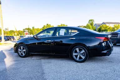 2019 NISSAN ALTIMA view 5