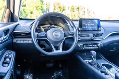 2019 NISSAN ALTIMA view 12