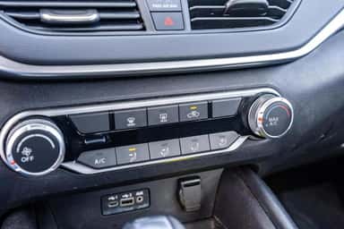 2020 NISSAN ALTIMA view 25