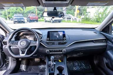 2020 NISSAN ALTIMA view 11