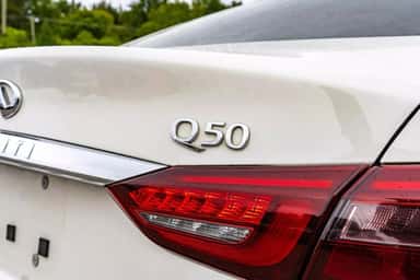2019 INFINITI Q50 view 10