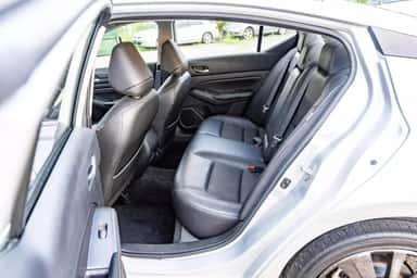 2019 NISSAN ALTIMA view 10