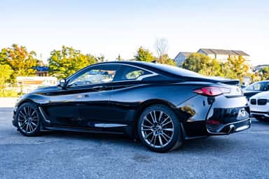 2018 INFINITI Q60 view 4