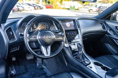 2018 INFINITI Q60 view 14