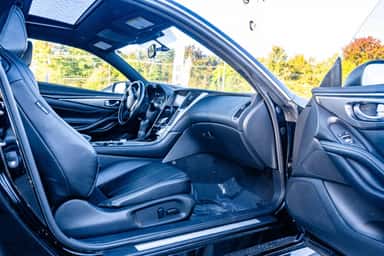 2018 INFINITI Q60 view 9