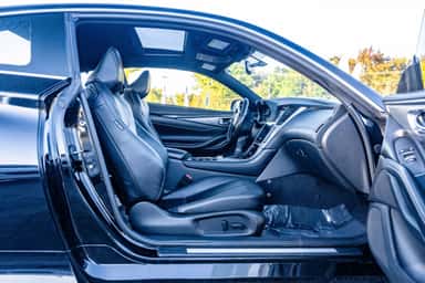 2018 INFINITI Q60 view 10