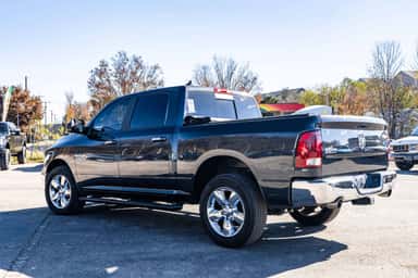 2018 RAM 1500 CREW CAB view 4