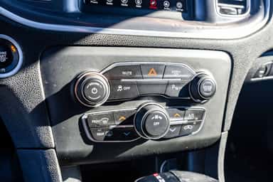 2019 DODGE CHARGER view 23