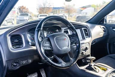 2019 DODGE CHARGER view 9