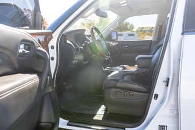 2018 INFINITI QX80 view 19