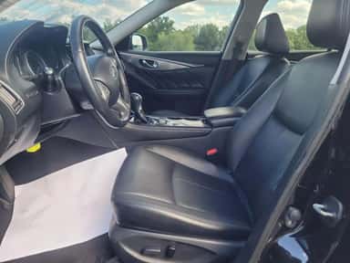 2016 INFINITI Q50 view 6