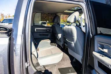 2018 RAM 1500 CREW CAB view 9