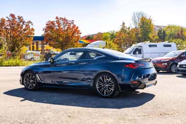 2017 INFINITI Q60 view 5