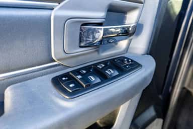 2018 RAM 1500 CREW CAB view 16