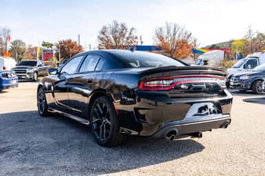 2019 DODGE CHARGER view 4