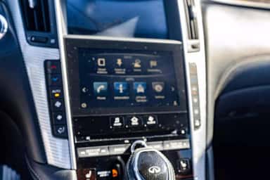 2017 INFINITI Q60 view 25