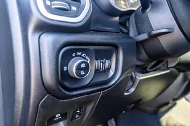 2019 RAM 1500 QUAD CAB view 18
