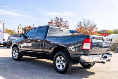2019 RAM 1500 QUAD CAB view 4