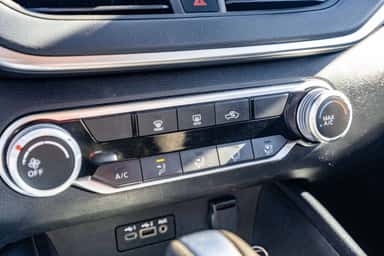 2020 NISSAN ALTIMA view 18