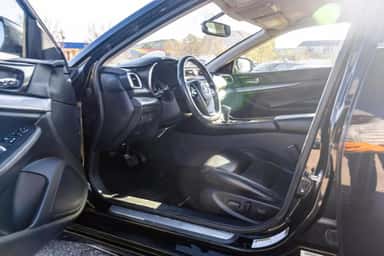 2017 NISSAN MAXIMA view 13