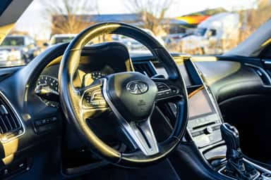 2018 INFINITI Q50 view 16