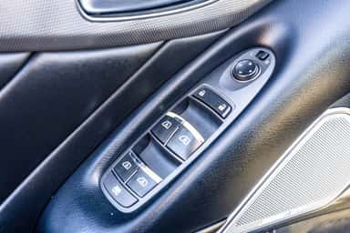 2017 INFINITI Q50 view 17