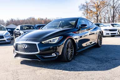 2017 INFINITI Q60 view 4