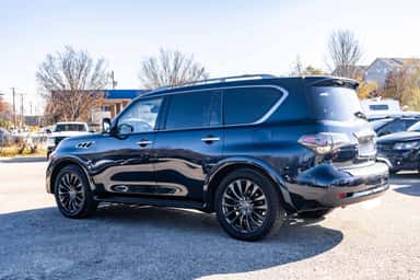 2016 INFINITI QX80 view 5
