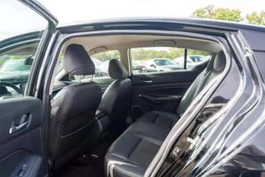 2019 NISSAN ALTIMA view 9