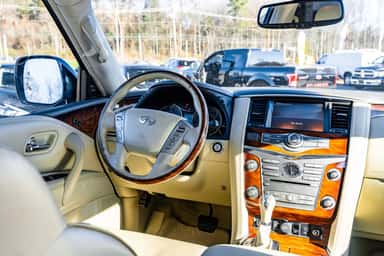 2016 INFINITI QX80 view 14