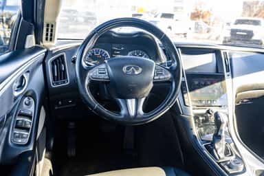 2017 INFINITI Q50 view 13